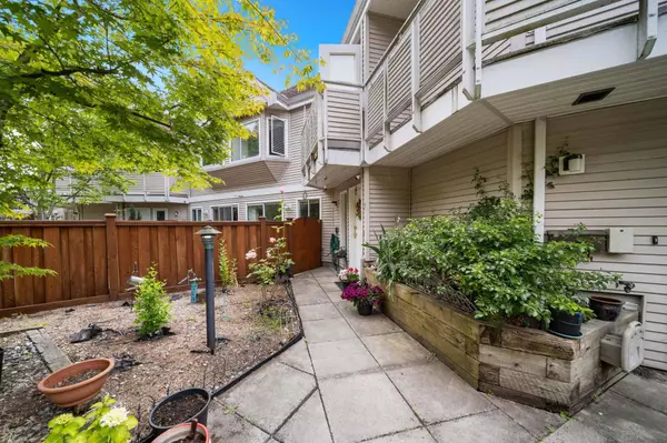 7901 13th AVE #7, Burnaby, BC V3N 2E8