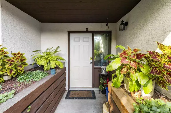 340 Ginger DR #6, New Westminster, BC V3L 5L7