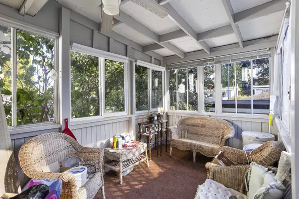 7134 17th AVE, Burnaby, BC V3N 1K7