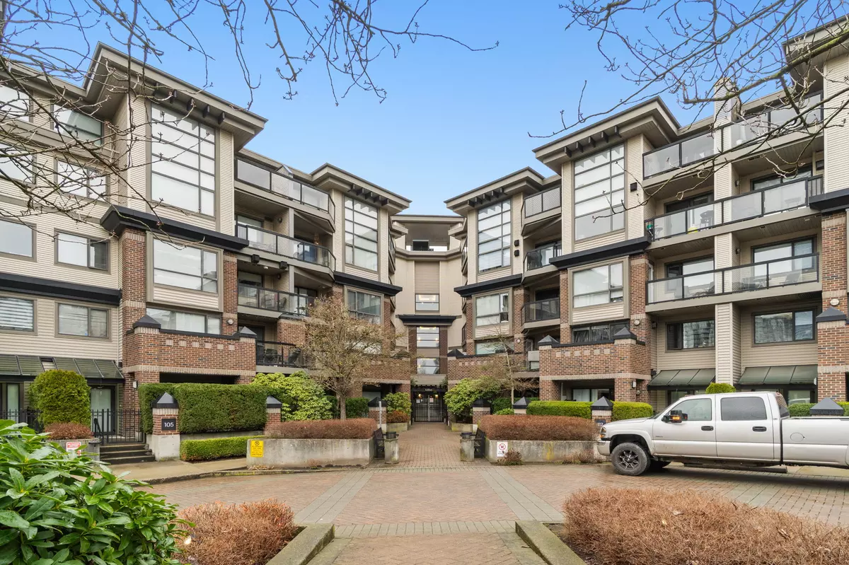 Surrey, BC V3T 5W9,10866 City Pkwy #208