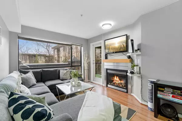 Surrey, BC V3T 5W9,10866 City Pkwy #208