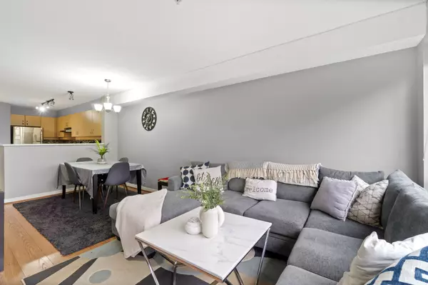 Surrey, BC V3T 5W9,10866 City Pkwy #208