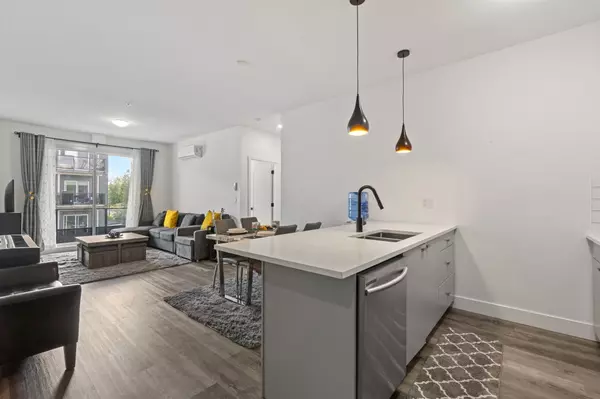 Maple Ridge, BC V2X 4K8,12320 222 St #PH14