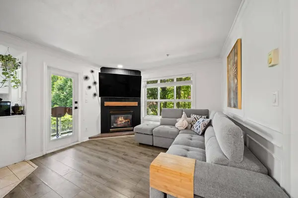8115 121a ST #303, Surrey, BC V3W 1J2