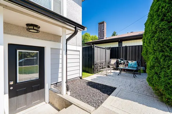905 Edinburgh ST, New Westminster, BC V3M 2V2