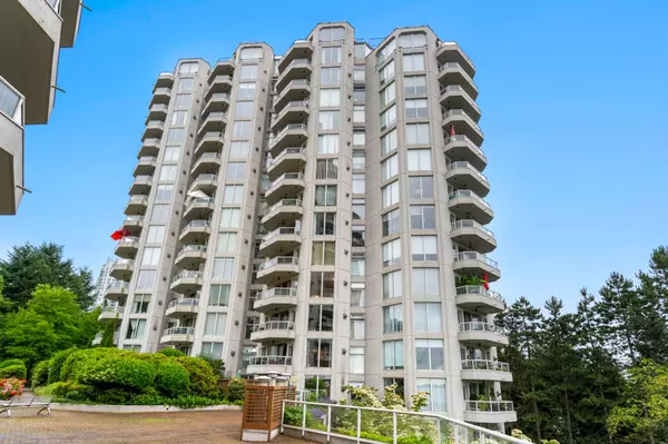 Bright, Refreshed 2-Bedroom Retreat with River Views in Fraserview