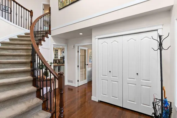 12815 Willow PL, Maple Ridge, BC V2W 1N5