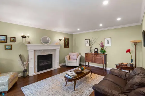 12815 Willow PL, Maple Ridge, BC V2W 1N5