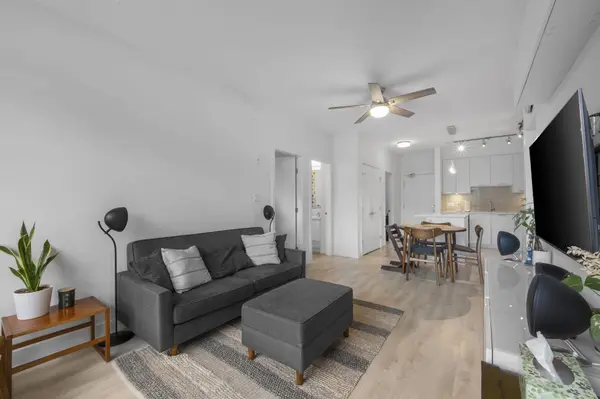 828 Gauthier AVE #216, Coquitlam, BC V3K 0E9