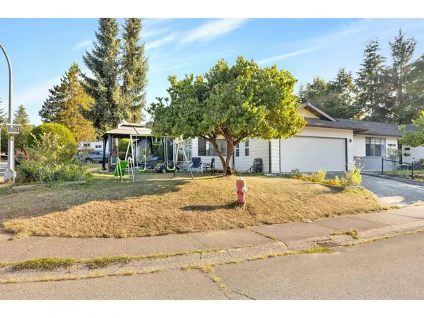 20050 50A AVENUE, Langley, BC V3A7H9