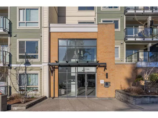 13789 107A #220, Surrey, BC V3T0B8