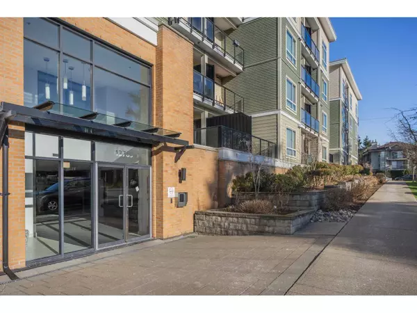 13789 107A #220, Surrey, BC V3T0B8