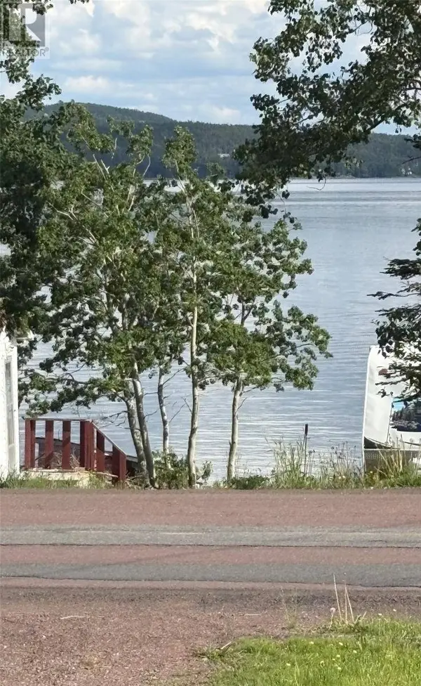 123 Main Street, Phillips Head, NL A0H1E0
