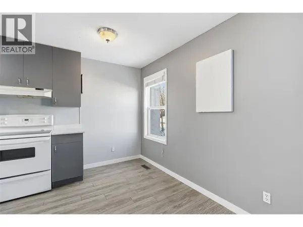 383 Hollyburn Drive, Kamloops, BC V2E1Y9