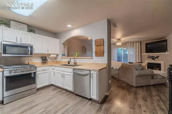 3157 Hearthridge CIR, Colorado Springs, CO 80918