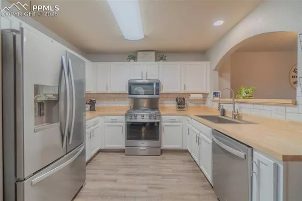 3157 Hearthridge CIR, Colorado Springs, CO 80918