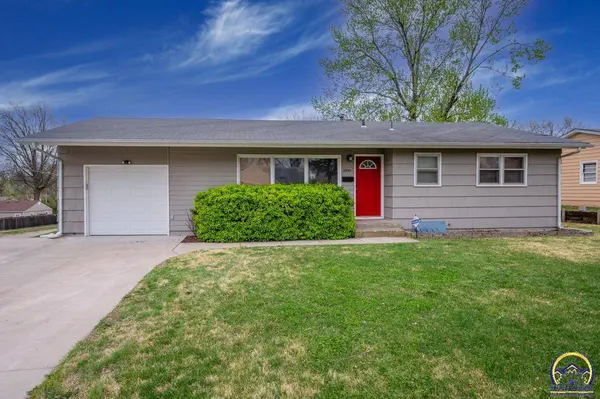 2300 SW Prairie RD, Topeka, KS 66614