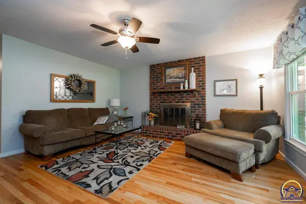 3610 SW Woodvalley TER, Topeka, KS 66614