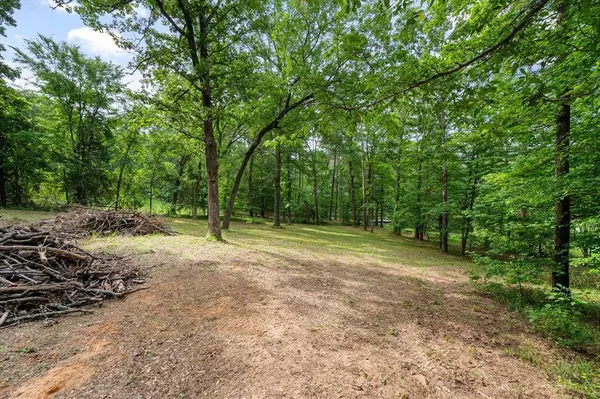 3037 Ridgetop Road, Tyler, TX 75703