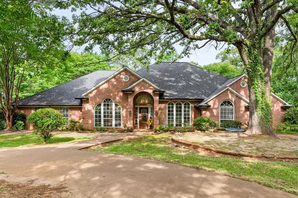 3037 Ridgetop Road, Tyler, TX 75703