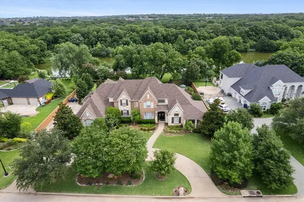 1608 Arborcreek Trail, Mansfield, TX 76063