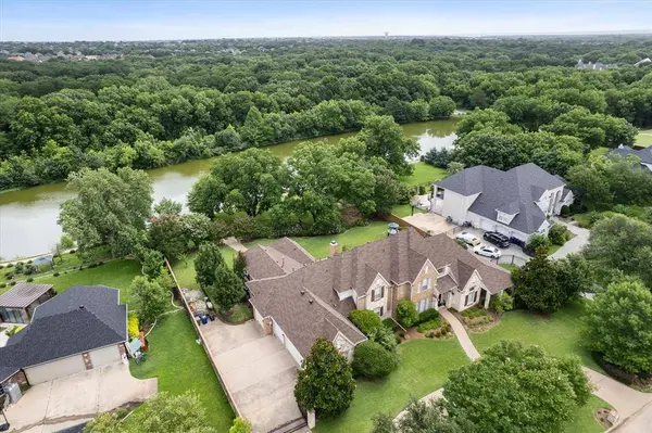 1608 Arborcreek Trail, Mansfield, TX 76063