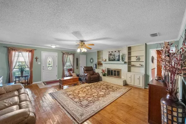 3103 Avon Drive, Arlington, TX 76015