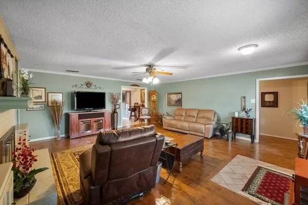 3103 Avon Drive, Arlington, TX 76015