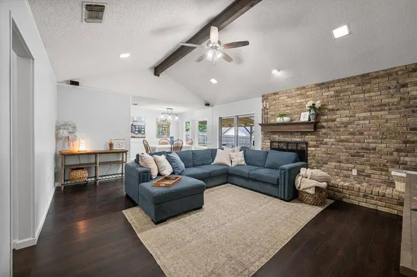 4701 Elkwood Lane, Arlington, TX 76016
