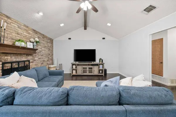 4701 Elkwood Lane, Arlington, TX 76016