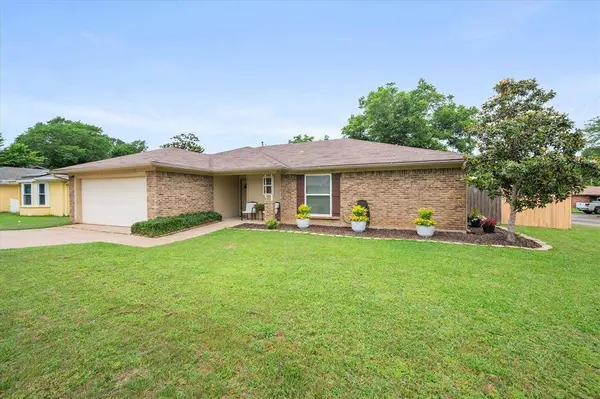 4701 Elkwood Lane, Arlington, TX 76016