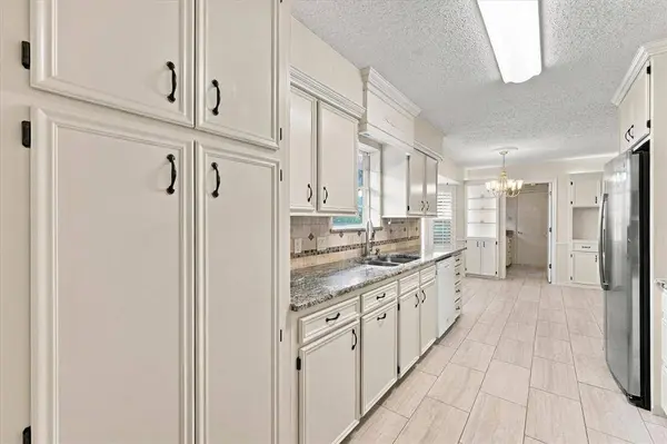 1805 Holm Oak Street, Arlington, TX 76012