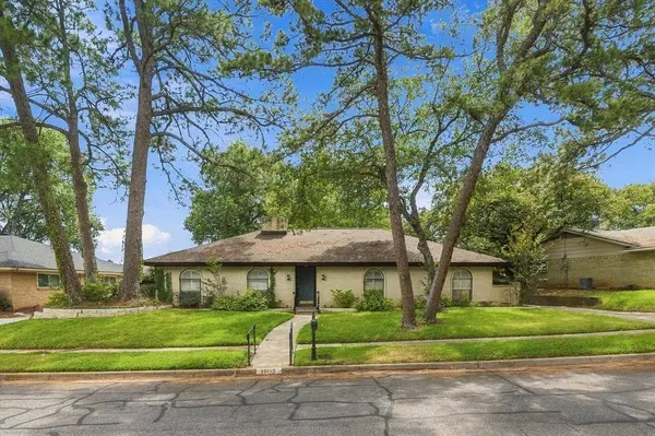 1805 Holm Oak Street, Arlington, TX 76012