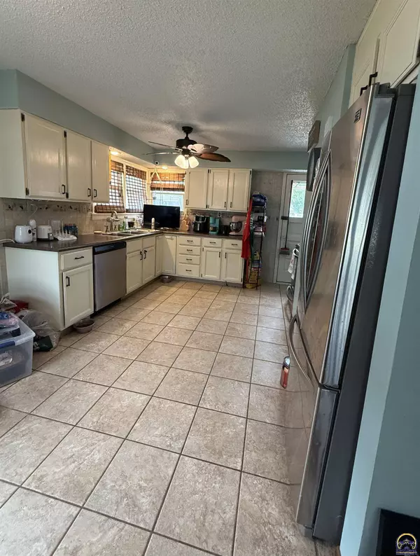 404 Utah, Hiawatha, KS 66434