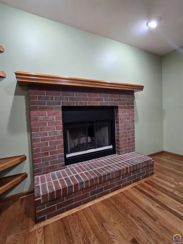 2908 SE Aries AVE, Topeka, KS 66605