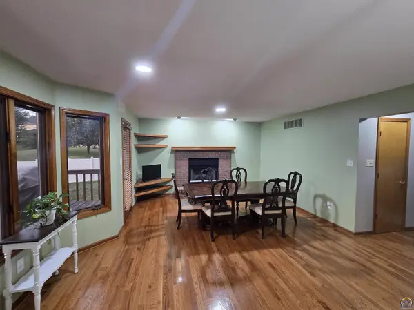 2908 SE Aries AVE, Topeka, KS 66605