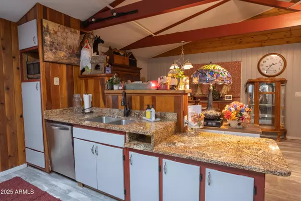 1446 W Apache Lane, Lakeside, AZ 85929