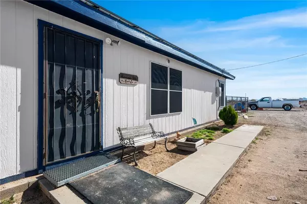 1418 S Canelo RD, Golden Valley, AZ 86413