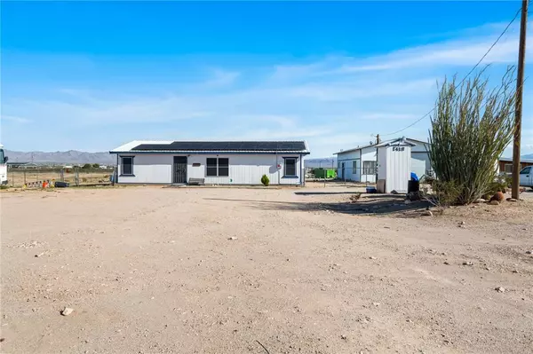 1418 S Canelo RD, Golden Valley, AZ 86413