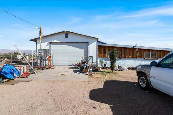 1418 S Canelo RD, Golden Valley, AZ 86413