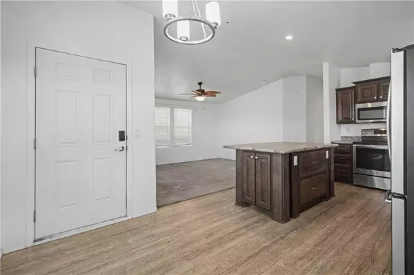 3058 W Carmichael RD, Golden Valley, AZ 86413