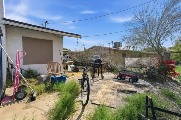 2075 Kingston DR, Bullhead City, AZ 86442