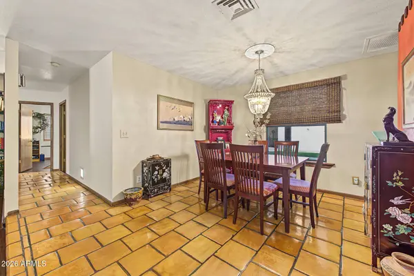 536 E HOPE Circle, Mesa, AZ 85203
