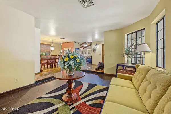 536 E HOPE Circle, Mesa, AZ 85203