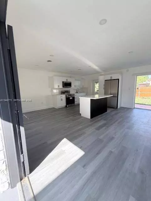 275 NE 173, North Miami Beach, FL 33162
