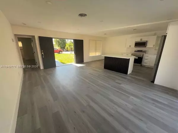 275 NE 173, North Miami Beach, FL 33162