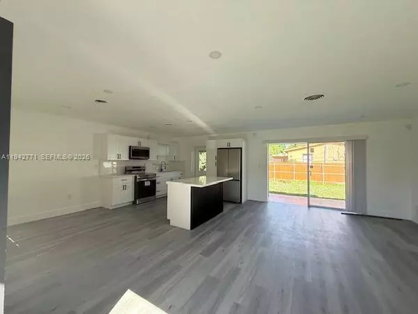 275 NE 173, North Miami Beach, FL 33162