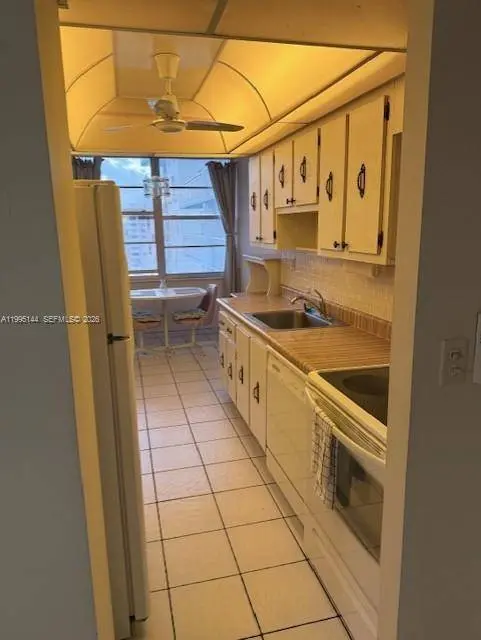 301 174 #2217, Sunny Isles Beach, FL 33160