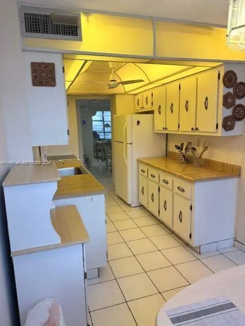 301 174 #2217, Sunny Isles Beach, FL 33160