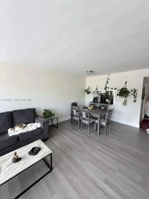 330 SE 2nd St #303H, Hallandale Beach, FL 33009